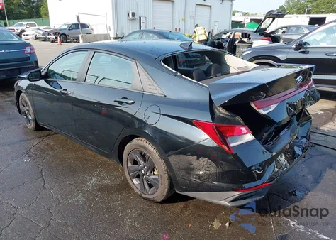 2021 Hyundai Elantra Sel z USA, uszkodzony, nr VIN 5NPLM4AG5MH014165